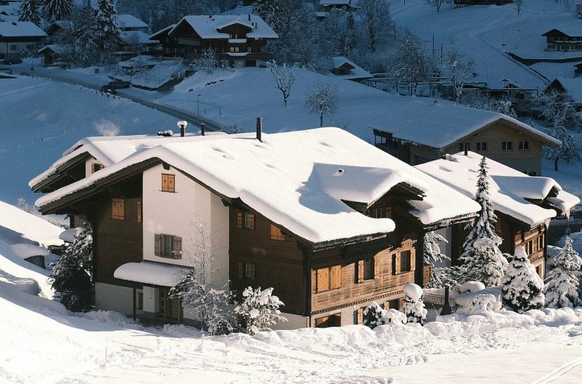 burisport_grindelwald_unsplash_winter_house.jpg